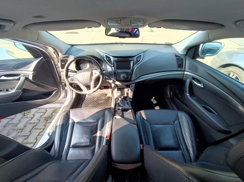 ox_hyundai-i40-wersja-premium-2013-136-km-bogate-wyposazenie