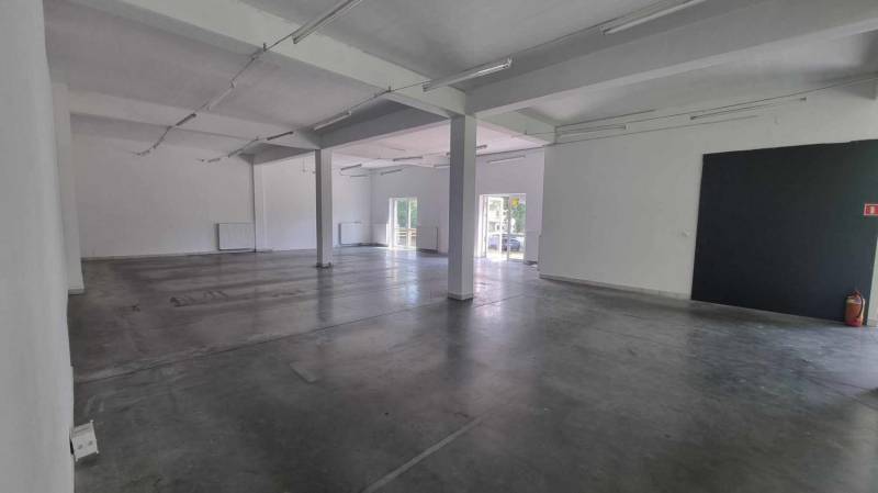 ox_lokal-handlowo-uslugowy-200m2-lub-polowa-do-wynajecia-w-cieszynie