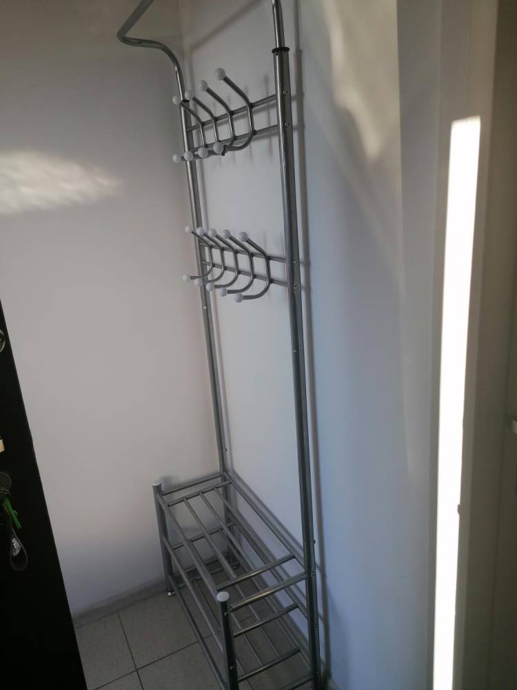 ox_sprzedam-metalowy-stojakwieszak-na-ubrania-i-buty