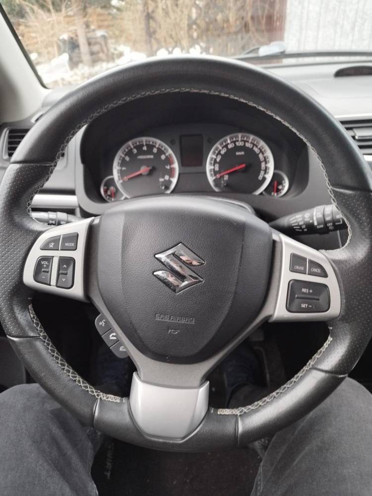 ox_sprzedam-suzuki-swift-2017