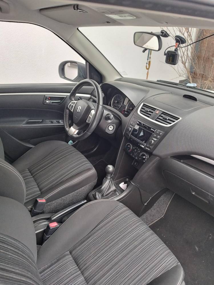 ox_sprzedam-suzuki-swift-2017