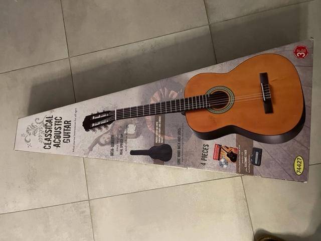 ox_gitara-klasyczna-z-lidla