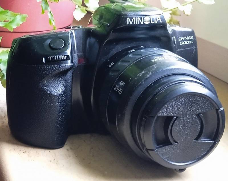 ox_aparat-fotograficzny-lustrzanka-minolta