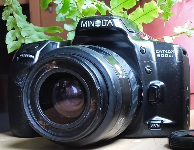 ox_aparat-fotograficzny-lustrzanka-minolta