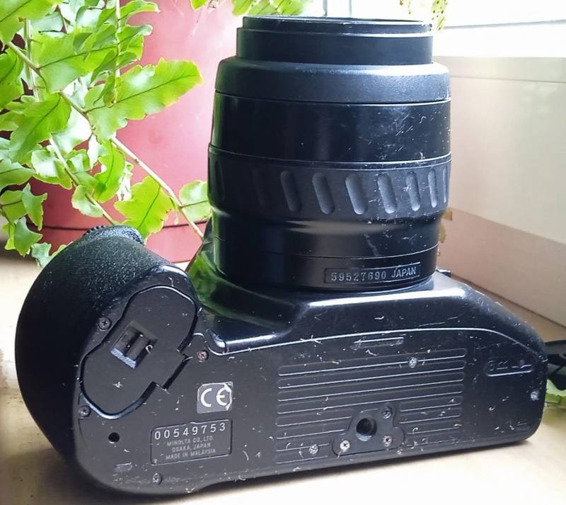 ox_aparat-fotograficzny-lustrzanka-minolta