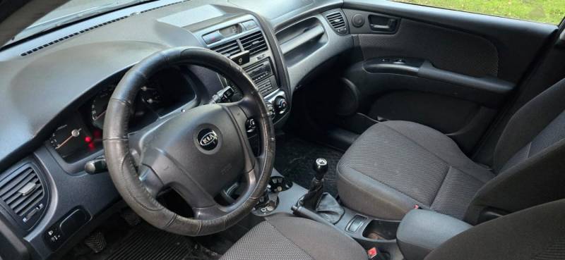 ox_kia-sportage-2-z-2006-roku-20-diesel-uszkodzona