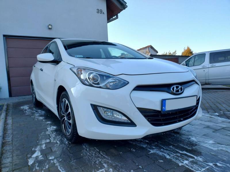 ox_hyundai-i30-2014r-14benzyna-6biegow-niski-przebieg