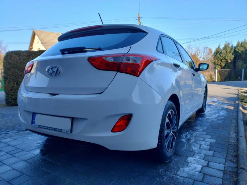 ox_hyundai-i30-2014r-14benzyna-6biegow-niski-przebieg
