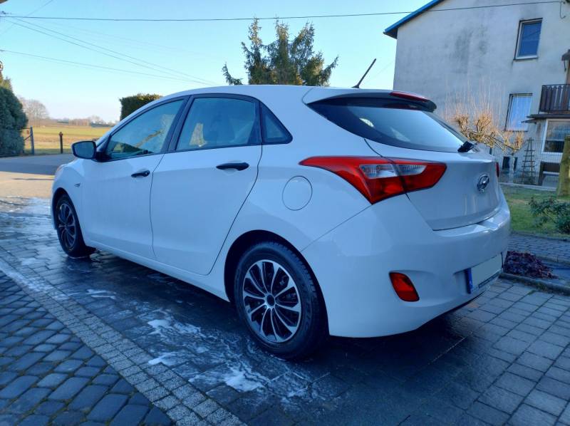 ox_hyundai-i30-2014r-14benzyna-6biegow-niski-przebieg