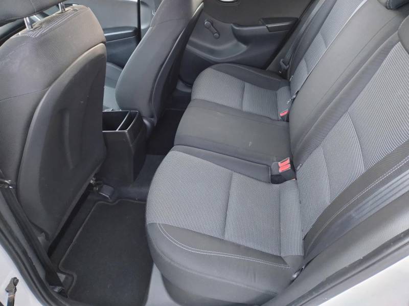 ox_hyundai-i30-2014r-14benzyna-6biegow-niski-przebieg