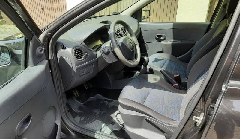 ox_renaultclio-grandtour-salonowysilnik-12-tce-100-bezwypadkowy121800km