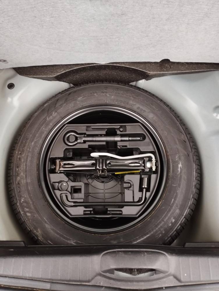 ox_peugeot-2082019-pure-tech-82-stopstart-signature