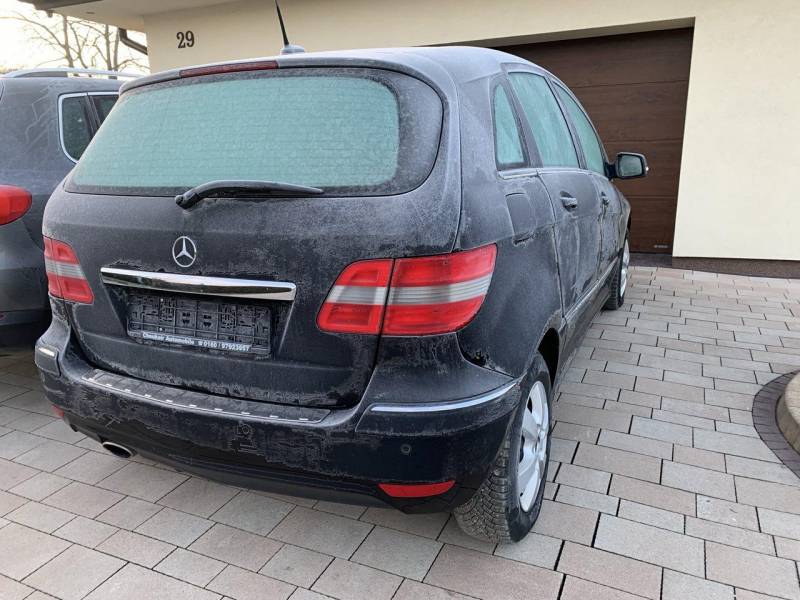 ox_mercedes-b-klasse-17-benzyna-rok-2009-hak-bezwypadkowy-maly-przebieg