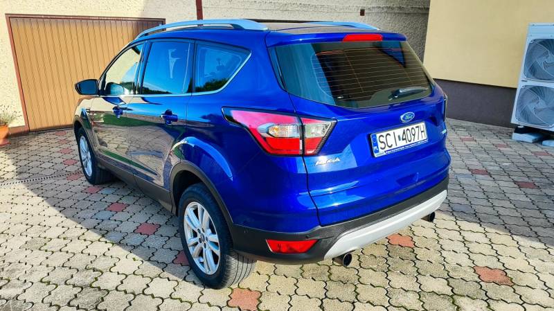 ox_ford-kuga-2018-70-300-km-bogate-wyposazenie