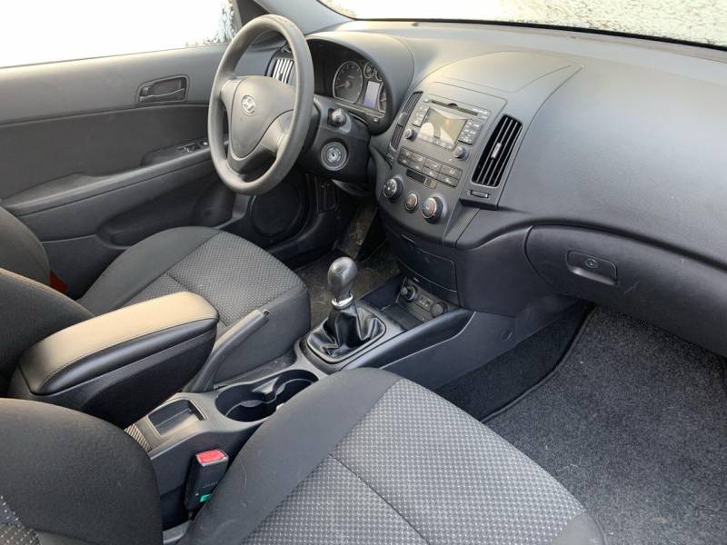 ox_hyundai-i30-14-benzyna-maly-przebieg-75tys-km-rok-2011