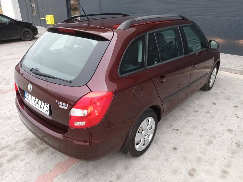ox_skoda-fabia-12-tsi-bezwypadkowy-salon-polska