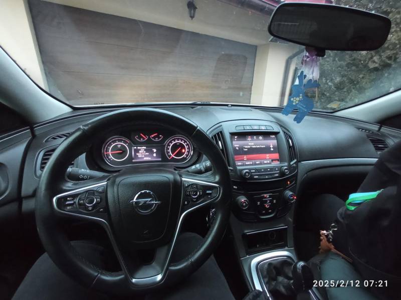 ox_opel-insignia-20-2015-kombi-diesel-hak-120km