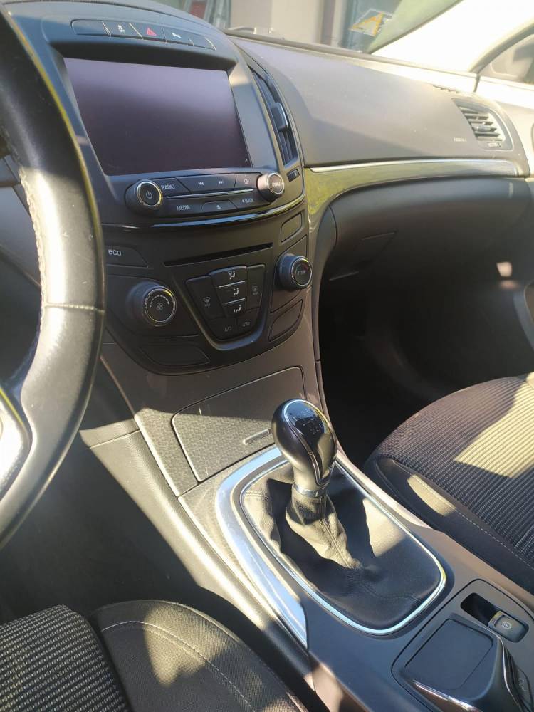 ox_opel-insignia-20-2015-kombi-diesel-hak-120km