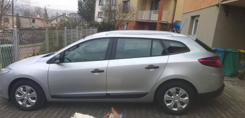 ox_sprzedam-samochod-renault-megane-16-kombi-diesel
