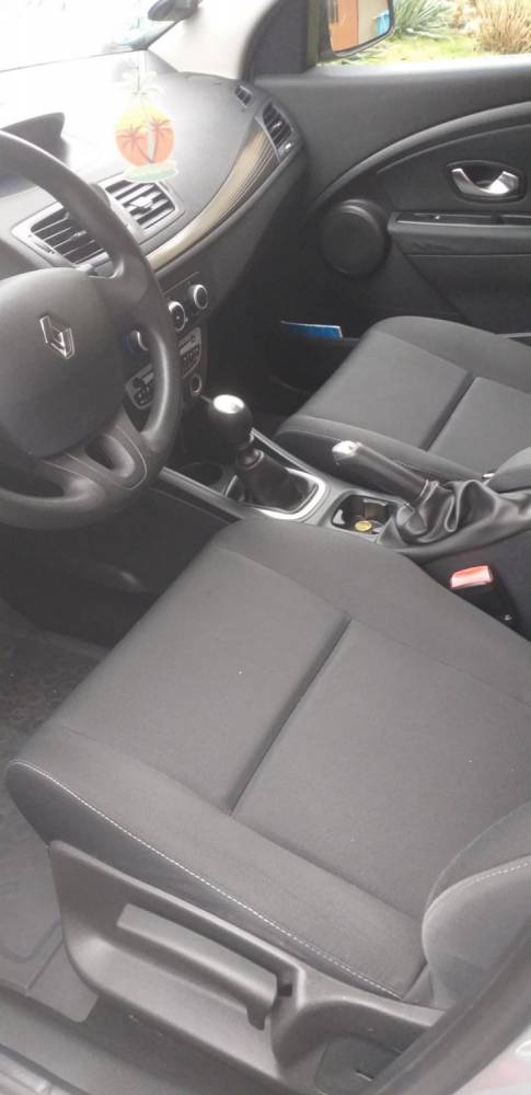 ox_sprzedam-samochod-renault-megane-16-kombi-diesel