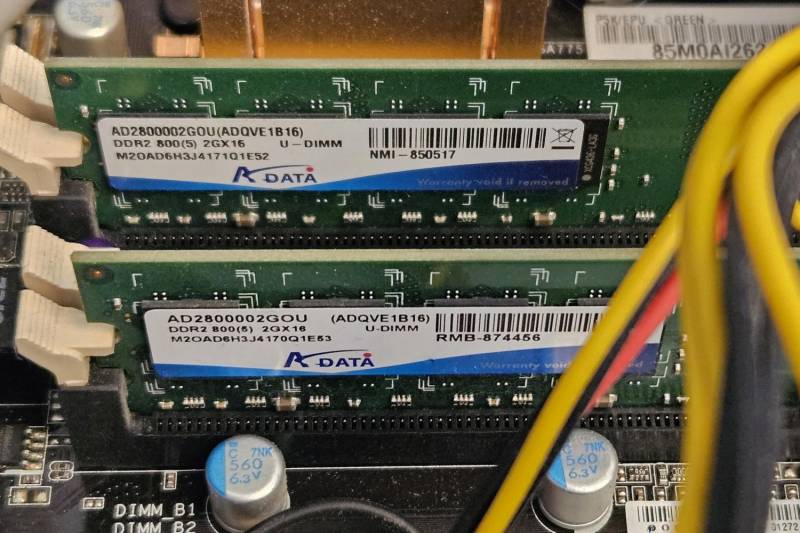 ox_komputer-intel-core-2-quad-q6600-geforce-9600-gt-top-4-gb-ram-stan-bdb