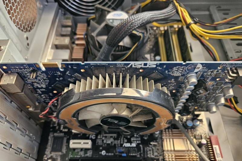 ox_komputer-intel-core-2-quad-q6600-geforce-9600-gt-top-4-gb-ram-stan-bdb