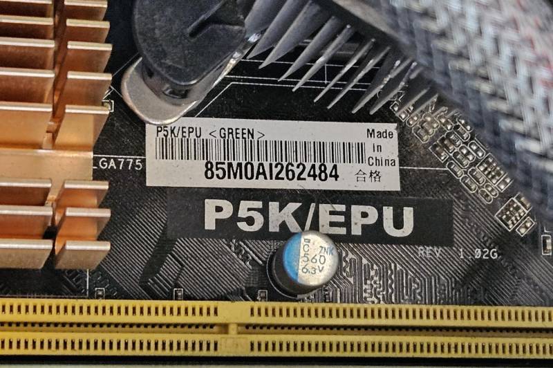 ox_komputer-intel-core-2-quad-q6600-geforce-9600-gt-top-4-gb-ram-stan-bdb