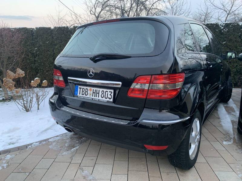 ox_mercedes-b-klasse-17-benzyna-rok-2009-hak-bezwypadkowy-maly-przebieg