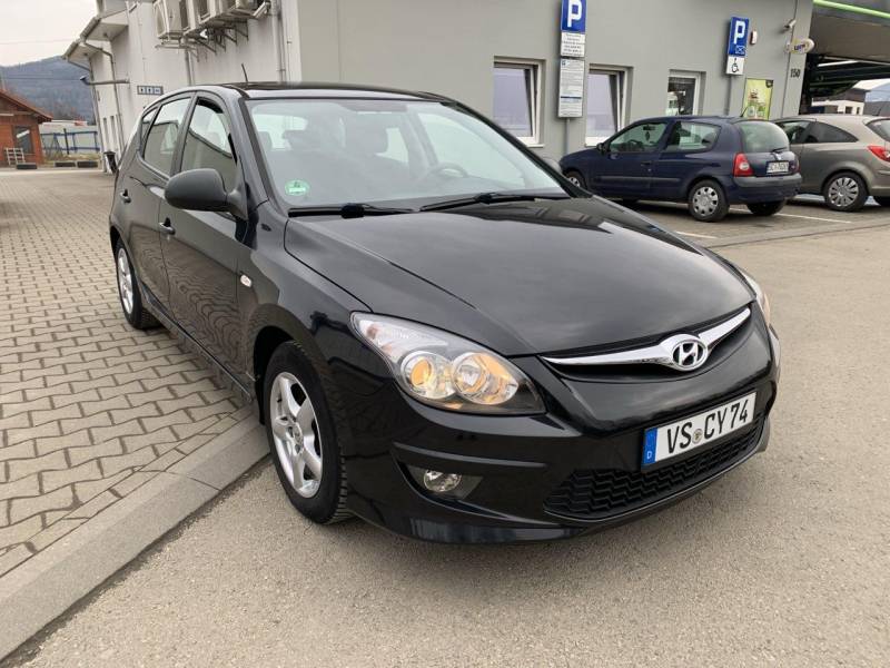 ox_hyundai-i30-14-benzyna-maly-przebieg-75tys-km-rok-2011