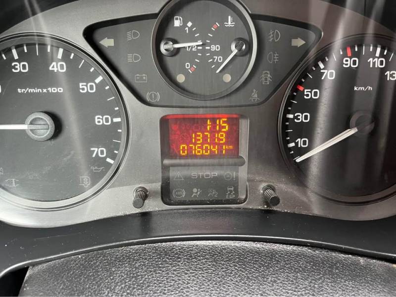 ox_citroen-berlingo-16hdi-2016-przebieg-76tys