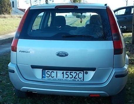 ox_czesci-uszkodzonego-samochodu-ford-fusion-sprzedam