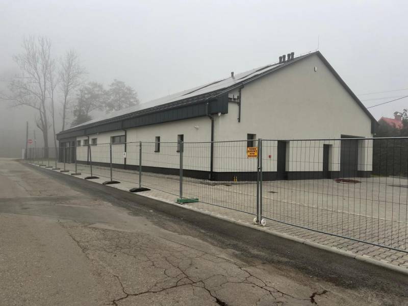 ox_sprzedam-nowy-lokal-handlowo-uslugowy-w-brennej