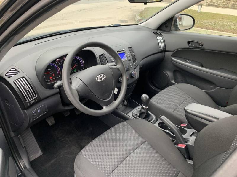 ox_hyundai-i30-14-benzyna-maly-przebieg-75tys-km-rok-2011