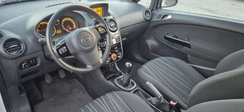 ox_opel-corsa-13-cdti-2010-r