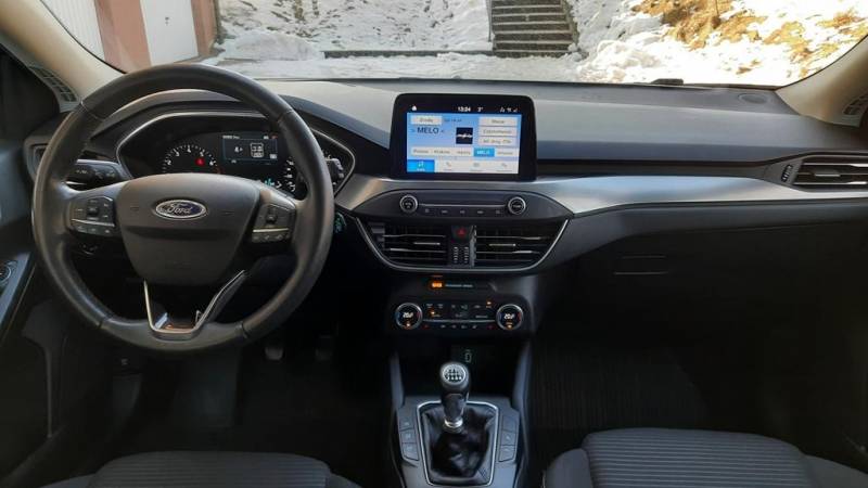 ox_ford-focus-salonowy-serwisowany-60990km-titanium-x-sam-parkuje