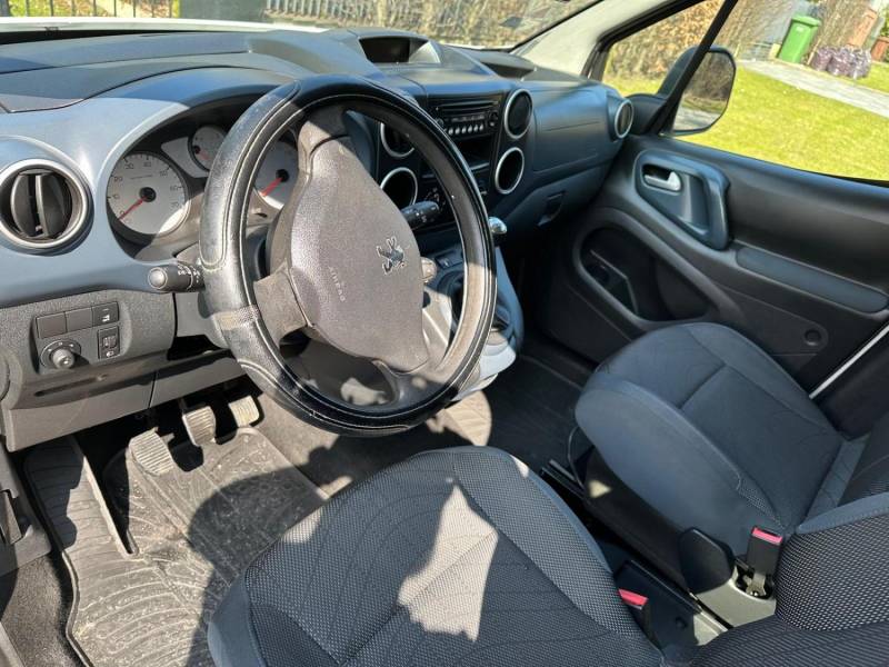 ox_sprzedam-peugot-partner-tepee-2010-rok-1560-cm3-66-kw