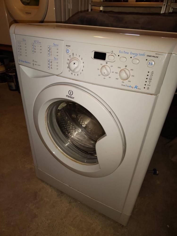 ox_sprzedam-pralke-indesit-typu-slim