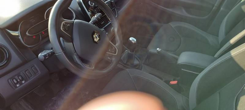 ox_renault-clio-grandtour-tce-90-2017r
