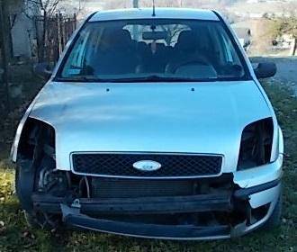 ox_czesci-uszkodzonego-samochodu-ford-fusion-sprzedam