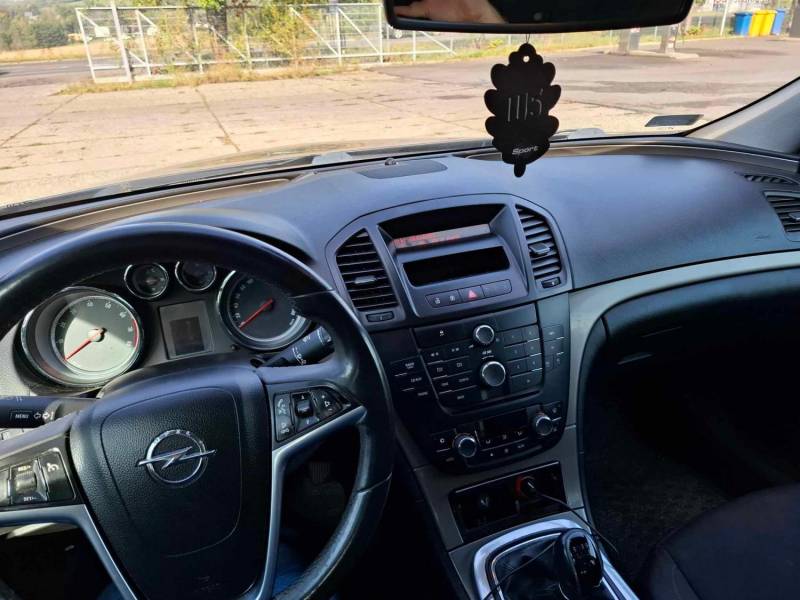 ox_opel-insignia-18-140km-benzyna-lpg