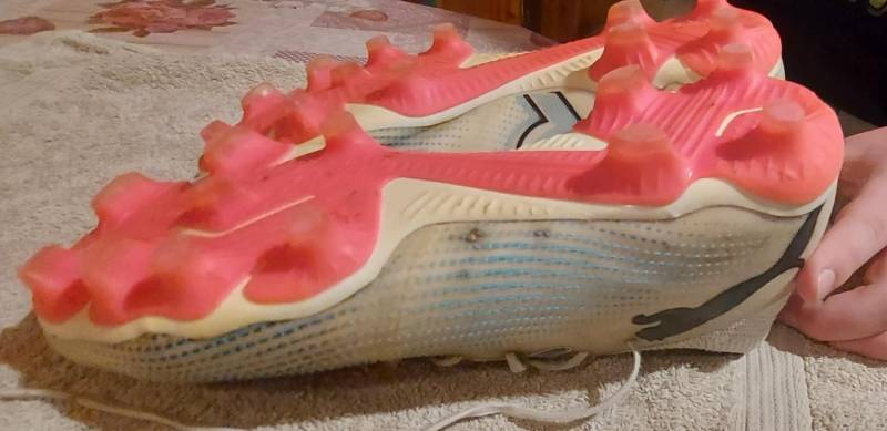 ox_sprzedam-korki-pilkarskie-puma-future-7-roz-40