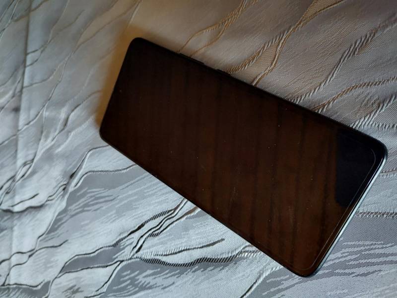 ox_telefon-motorola-g72