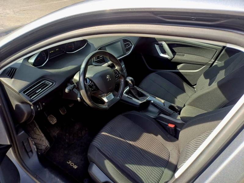 ox_peugeot-308-niski-przebieg