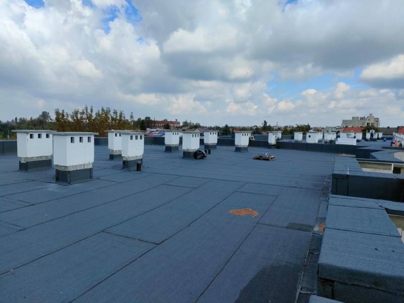 ox_pol-bes-dachy-plaskie-papa-termozgrzewalna-membrana-pvc
