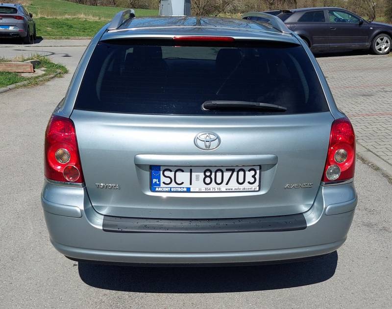 ox_toyota-avensis