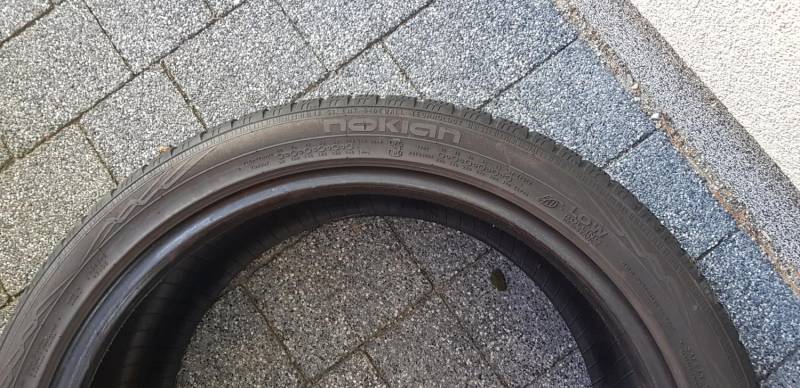 ox_sprzedam-opony-zimowe-nokian-23540r18
