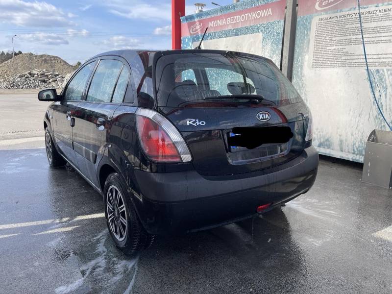 ox_kia-rio-14-benzyna-klima-2010