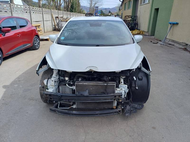 ox_nissan-micra-09-90