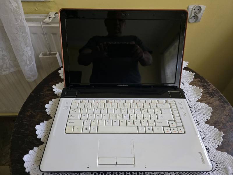 ox_sprzedam-laptop-lenovo