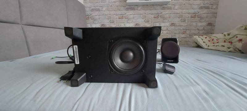 ox_zestaw-z-subwooferem-creative-a120-21